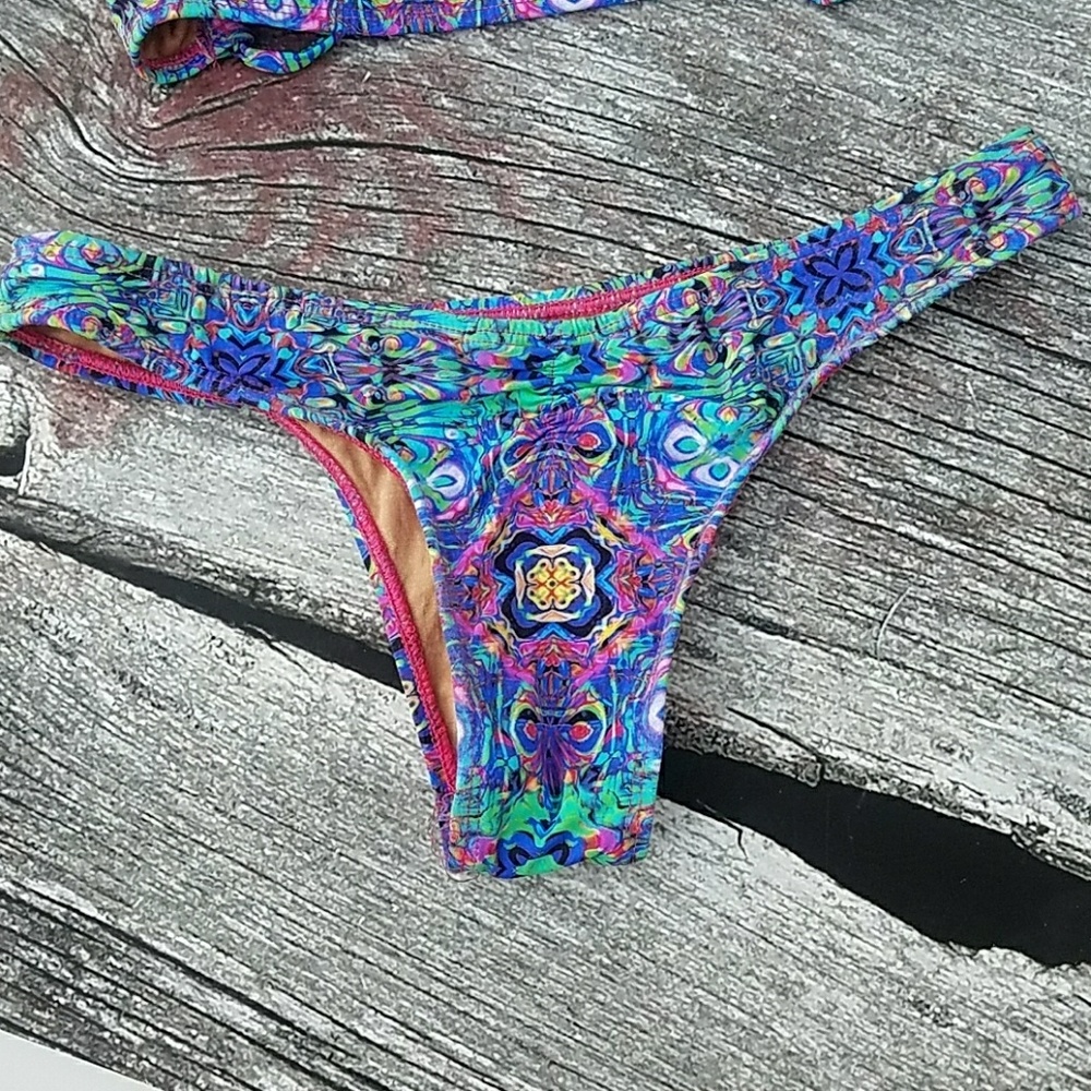 Halter Psychedelic Bikini Size Medium - image 4